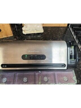 Food Saver Vacuum Sealer Model: FM3941